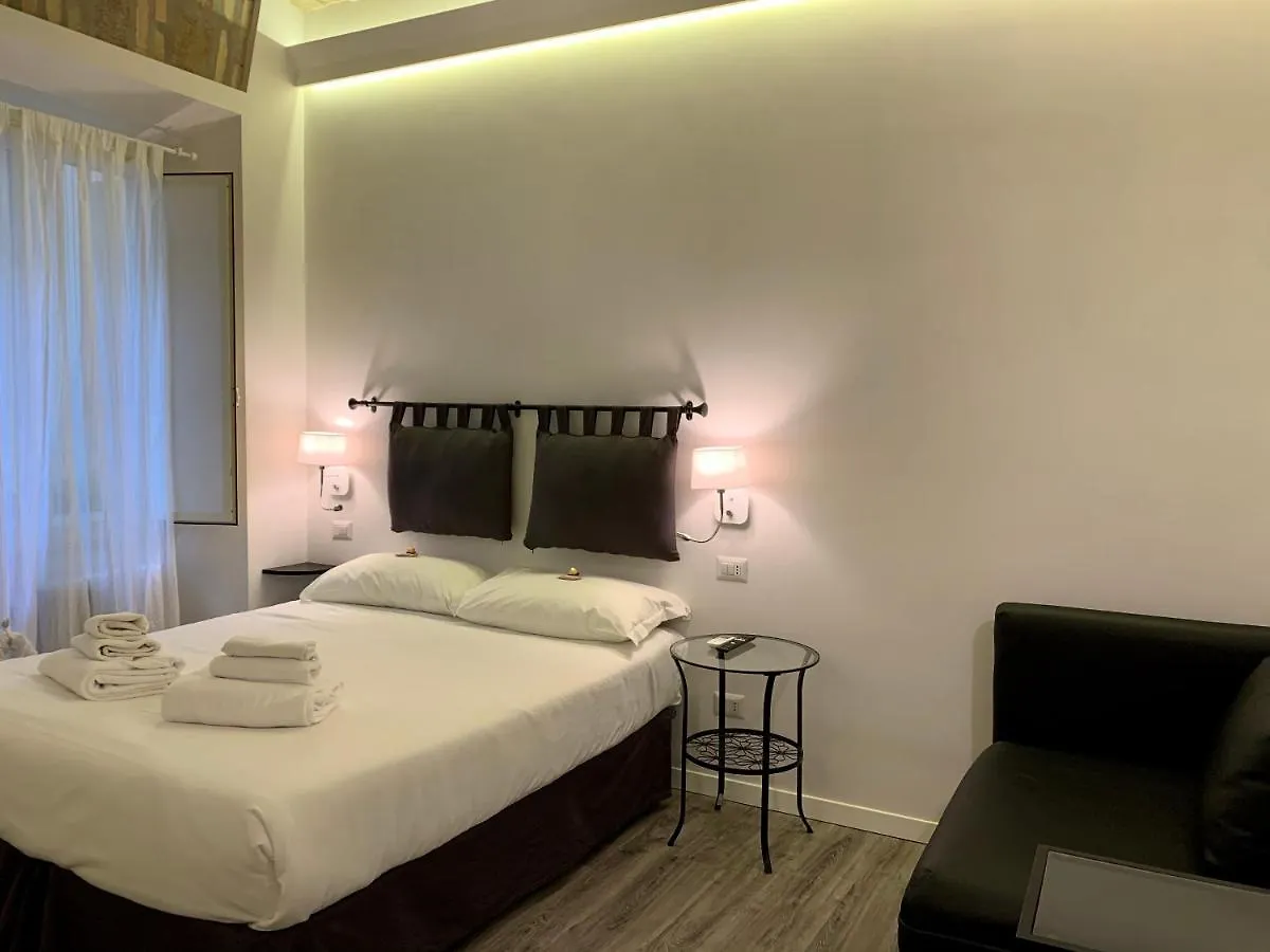 Luxury Rooms Near Colosseum Рим