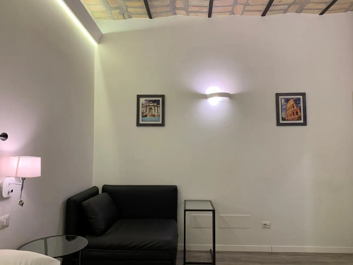 Luxury Rooms Near Colosseum Рим Гостевой дом