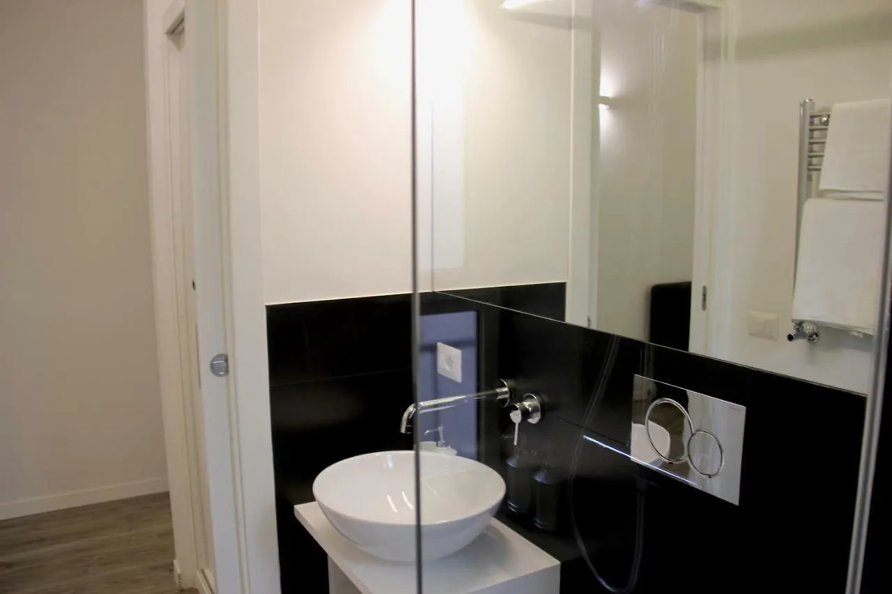 Luxury Rooms Near Colosseum Рим Италия